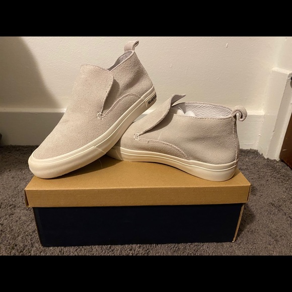 SeaVees Huntington middie light gray suede shoes - Picture 2 of 3